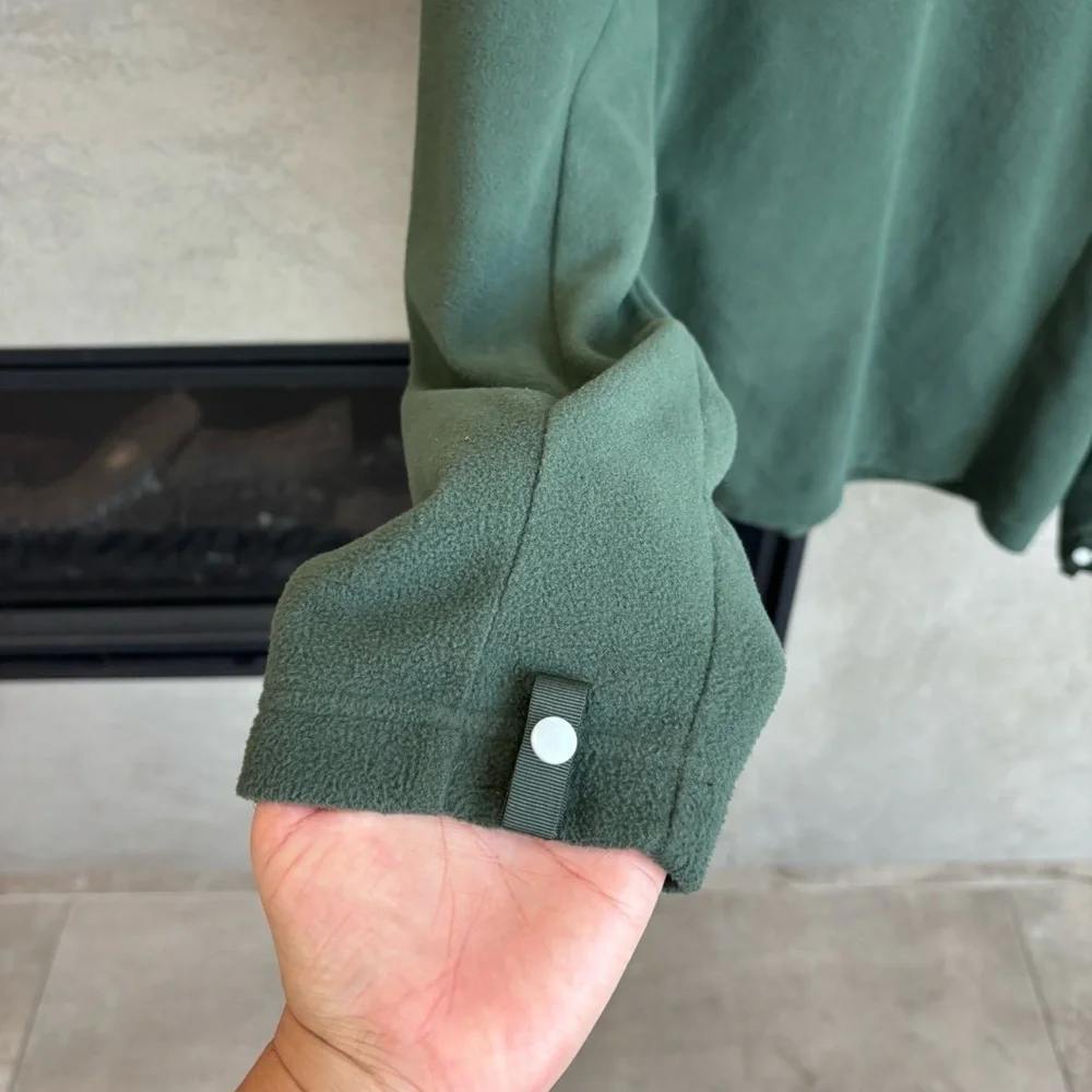 THE NORTH FACE MEN’S GREEN FLEECE, SIZE M